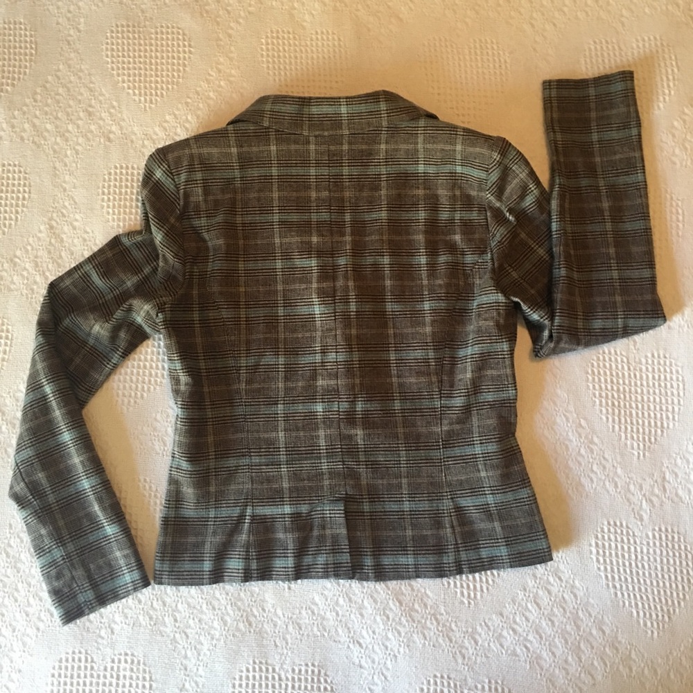 Blazer - Picture 2 of 8